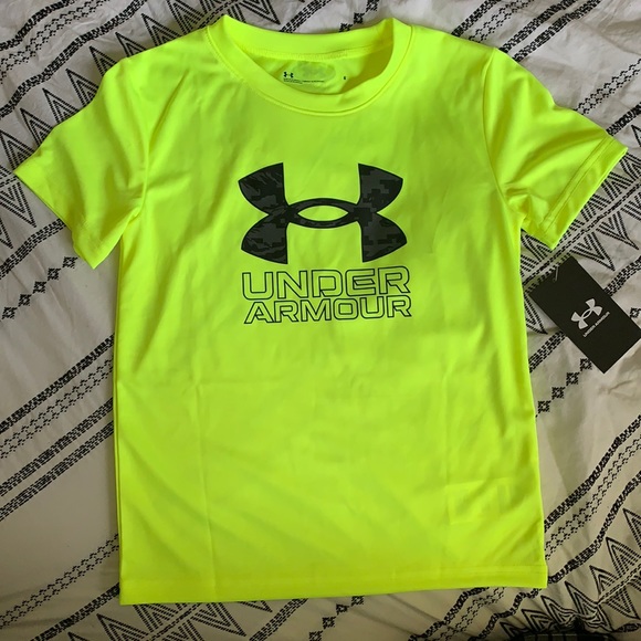 Boys Size 6 Yellow and Camo Under Armour Shirt NWT - Picture 1 of 5